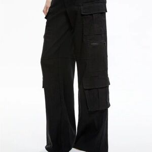 Alice + Olivia Black Wide-Leg Cargo Pants with Utility Pockets